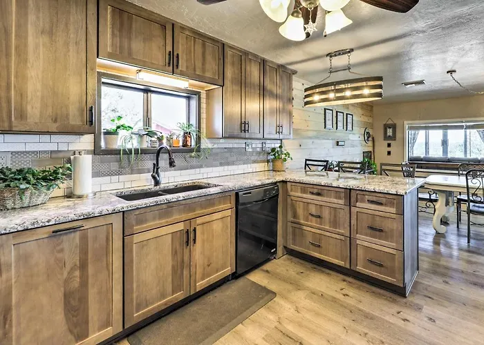 Hot Tub & Deck: Pet-friendly In Holiday home Payson