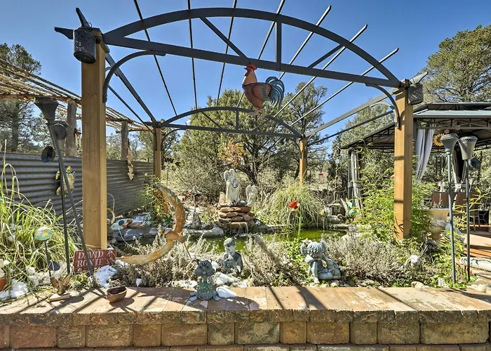 Hot Tub & Deck: Pet-friendly In
