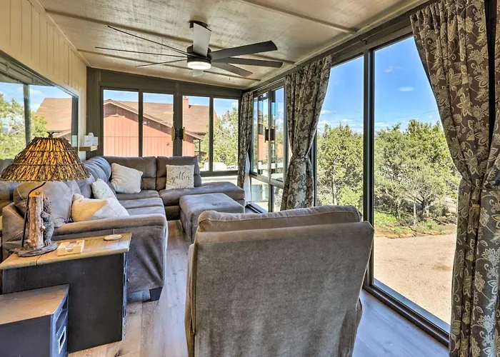Holiday home Hot Tub & Deck: Pet-friendly In