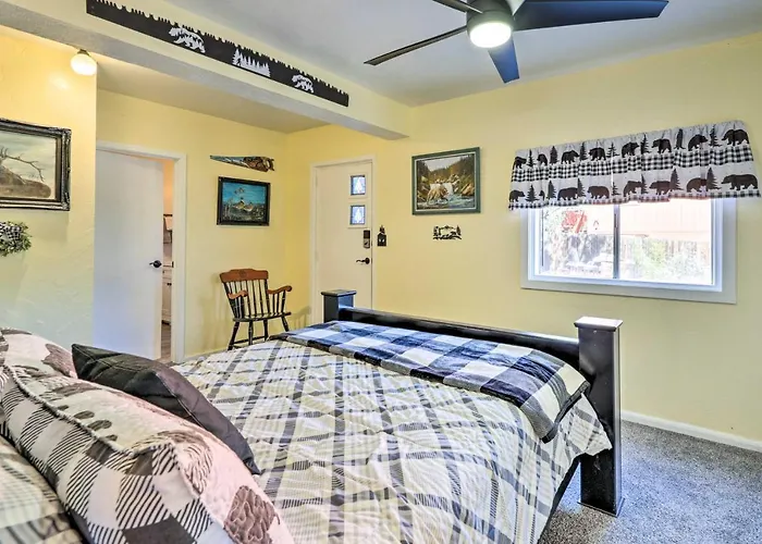 Holiday home Hot Tub & Deck: Pet-friendly In *