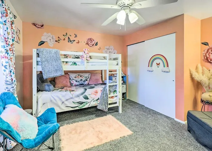 Hot Tub & Deck: Pet-friendly In *
